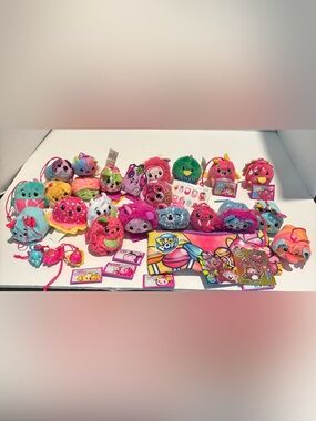 Pikmi Pops Large Lot of 25+ Items Mini Plush Scented Figures Moose Toys 2017